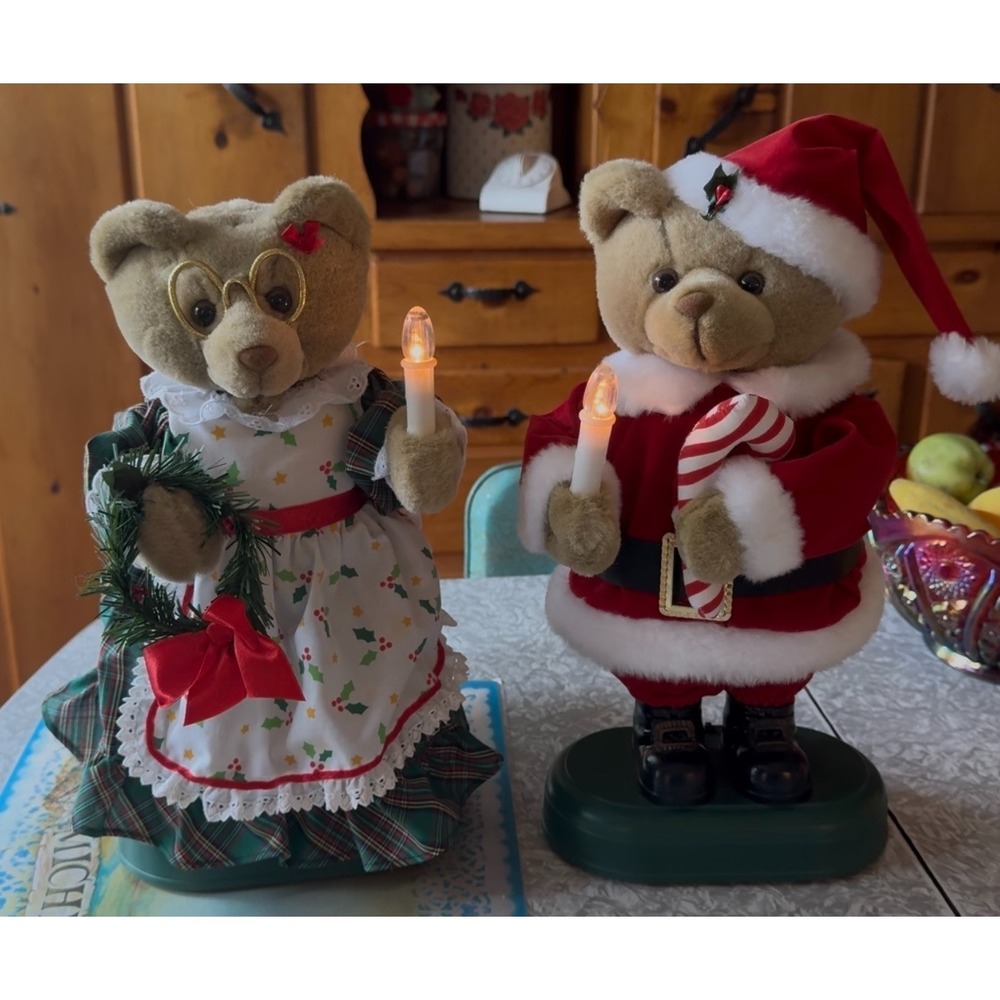 Animated Christmas Bear Couple Mr & Mrs Claus Musical Light-Up Vintage AVON